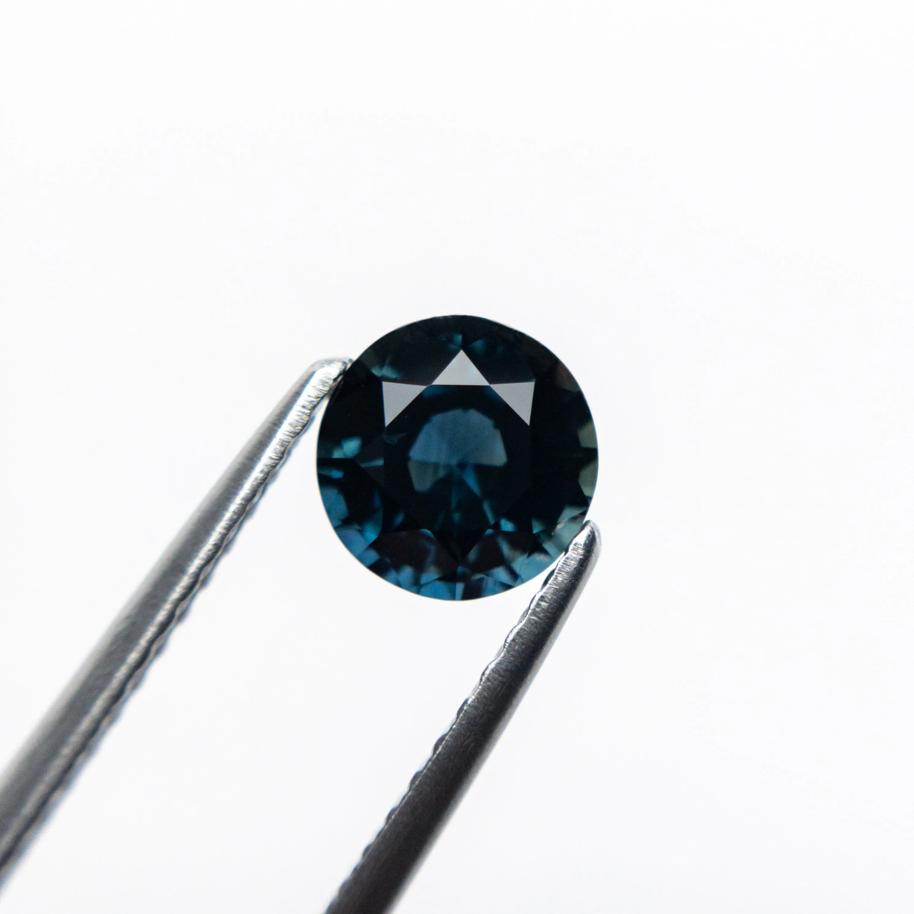 0.93ct 5.71x5.63x3.67mm Round Brilliant Sapphire 20958-01