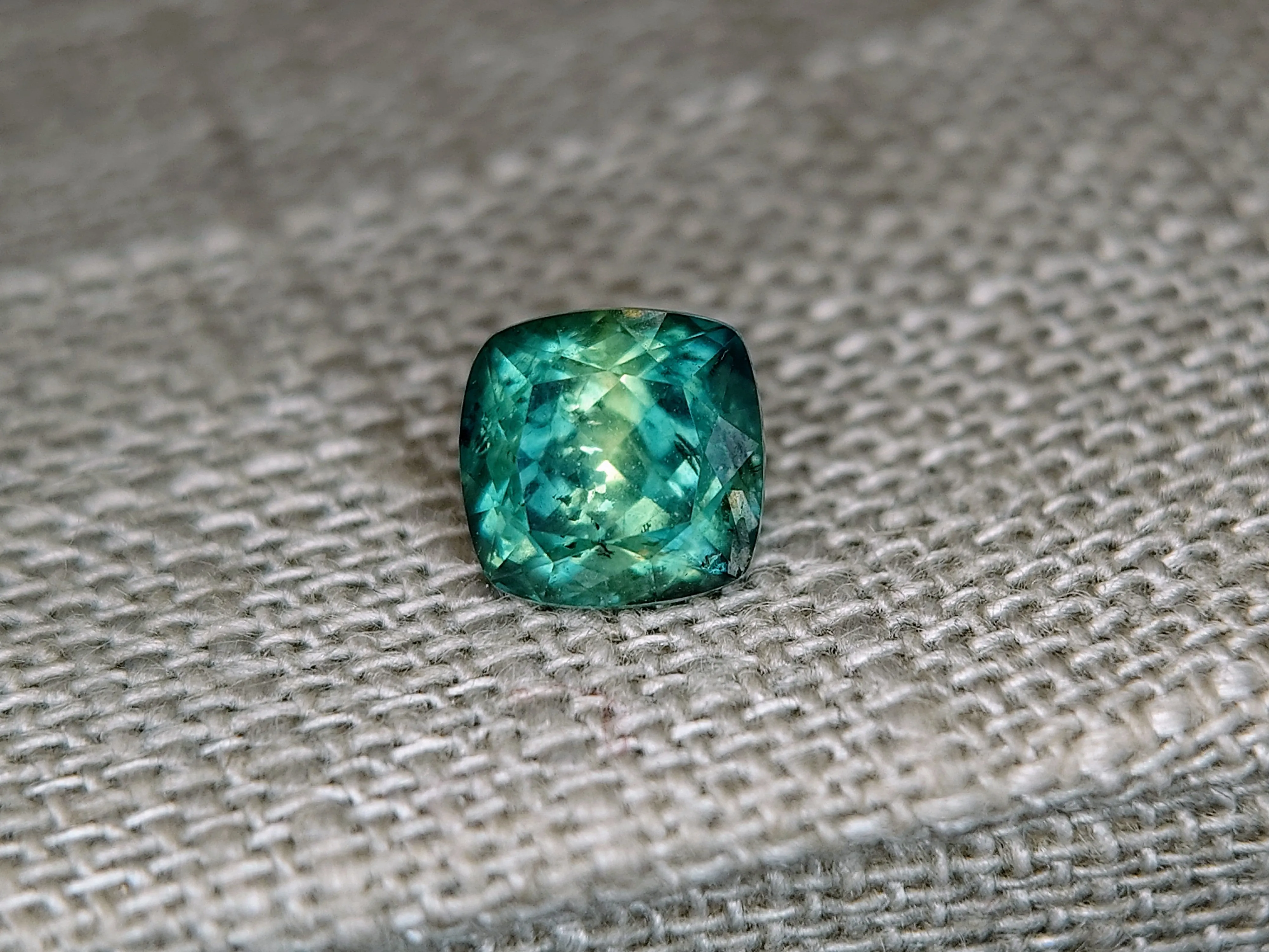 2.34ct HEATED MERMAID TEAL MONTANA SAPPHIRE