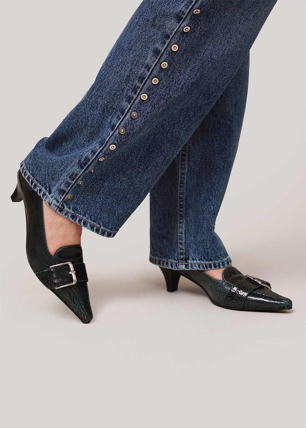 Black Leslie Pumps