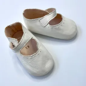 Caramel By Pepe White Leather Pram Shoes: Size EU 19