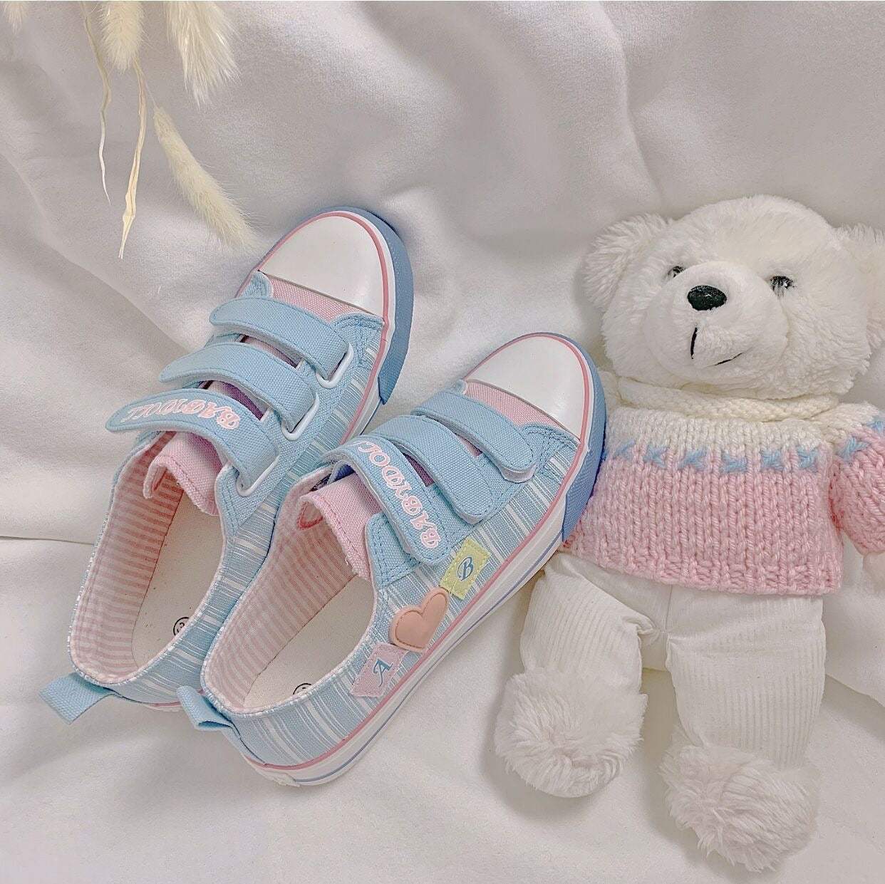 CREAM PINK BLUE CANVAS SHOES BY70015