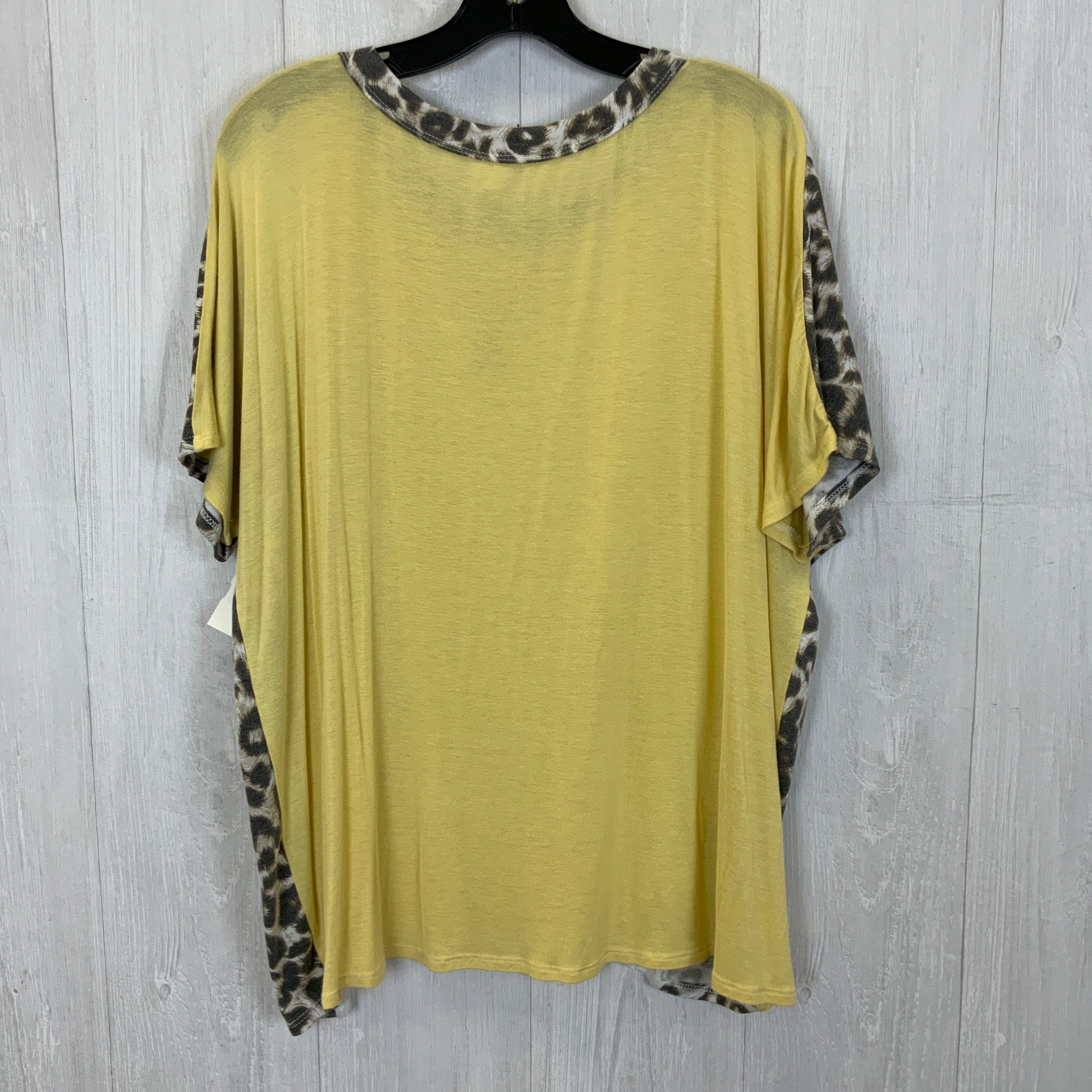 Top Short Sleeve Basic By Bibi  Size: Xl